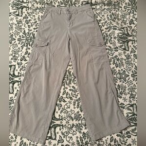 American Eagle wide-leg cargo pants, size 4
